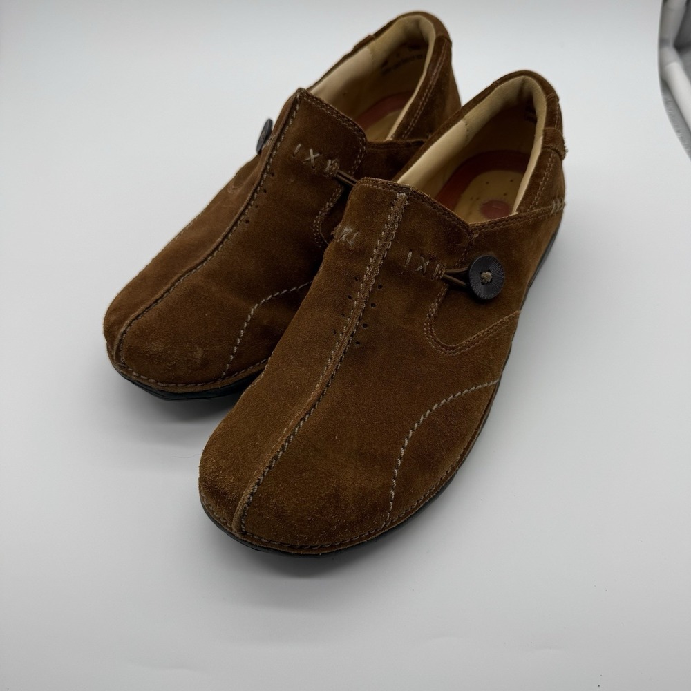 CLARKS LOAFER Womens 9M Brown Un Loop Round Toe Slip On Casual Comfort Suede